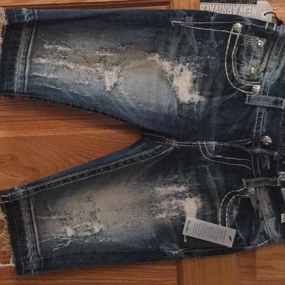 Miss Me Bermuda shorts